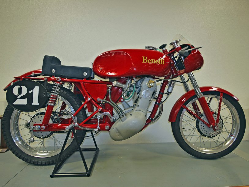 Constructeur de moto italien, Benelli, marque fondée par une femme